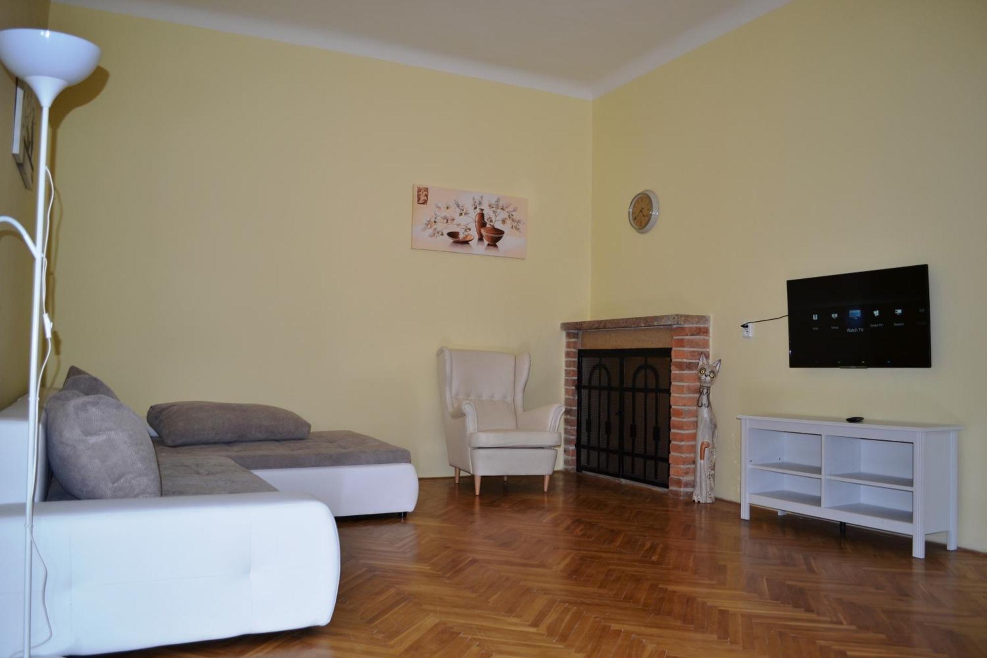 Sunflower 2BDR Flat By Ruterra Prag Exterior foto